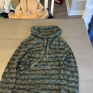 Olive Oak Pullover Size S